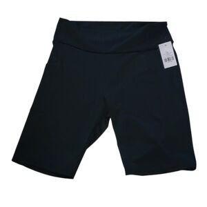 NWT YMI High Waisted Biker Shorts with Pockets, Size Large